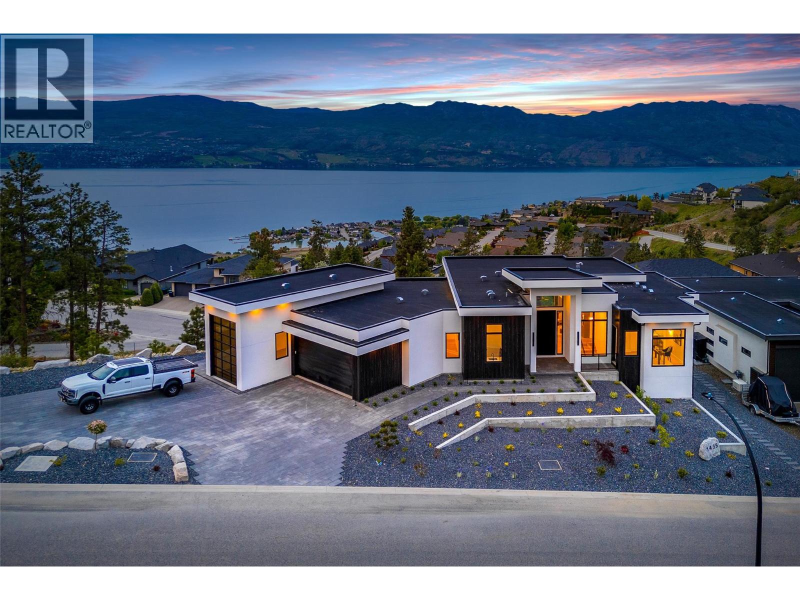  1435 Vineyard Drive, West Kelowna