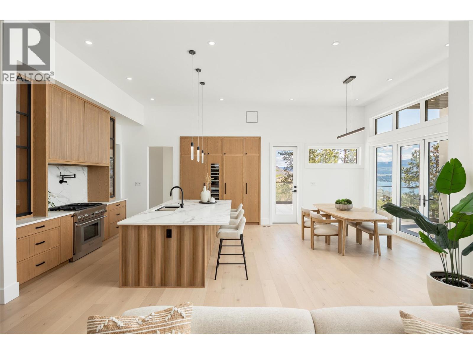  1435 Vineyard Drive, West Kelowna