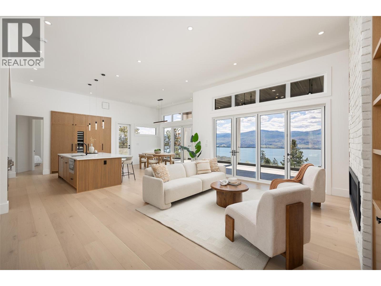 1435 Vineyard Drive, West Kelowna