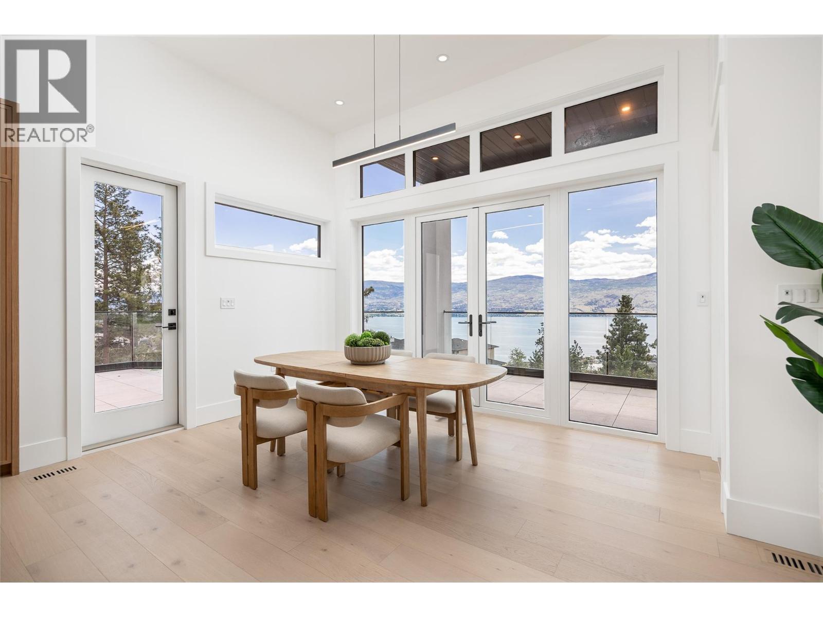 1435 Vineyard Drive, West Kelowna