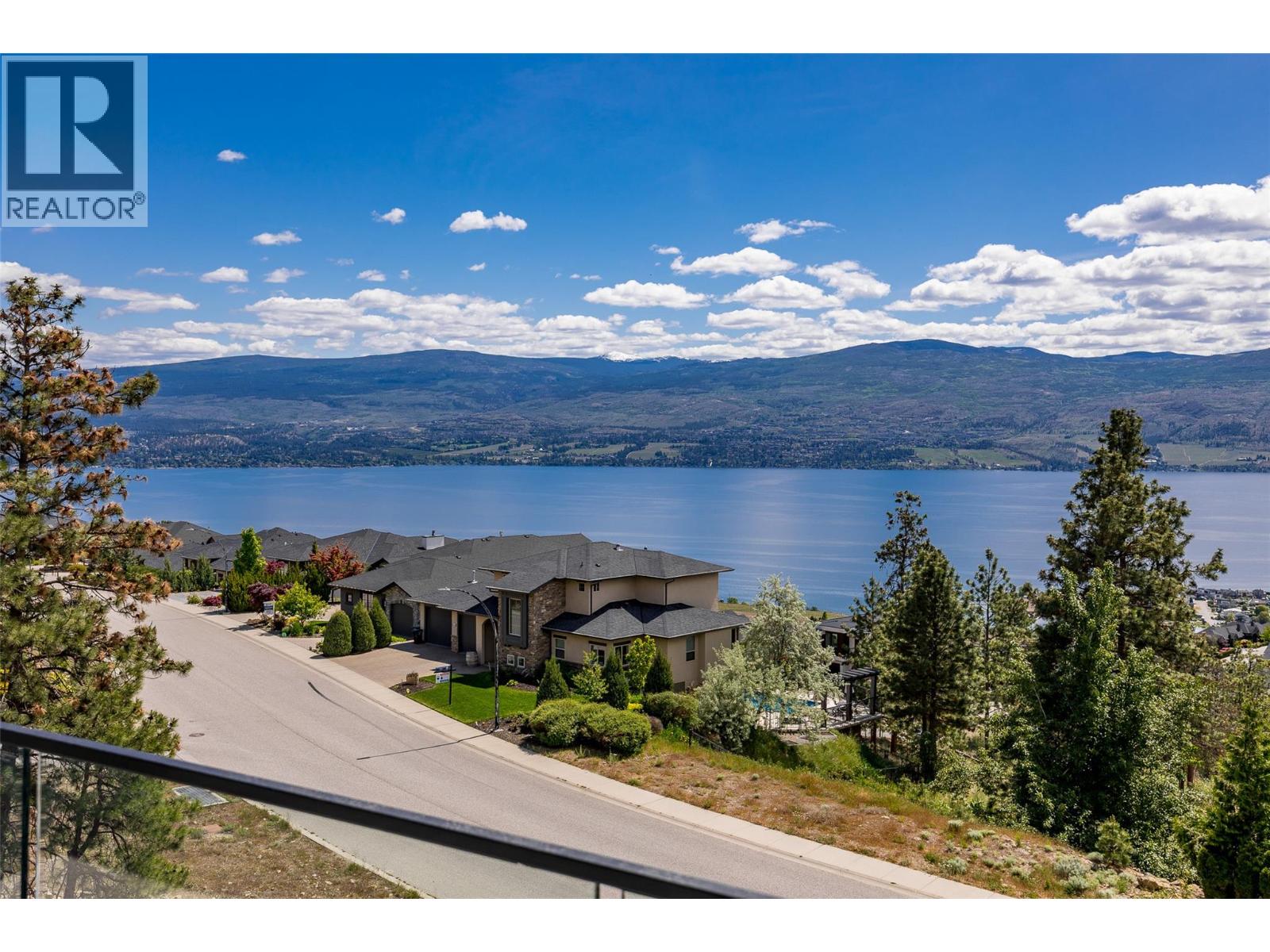  1435 Vineyard Drive, West Kelowna
