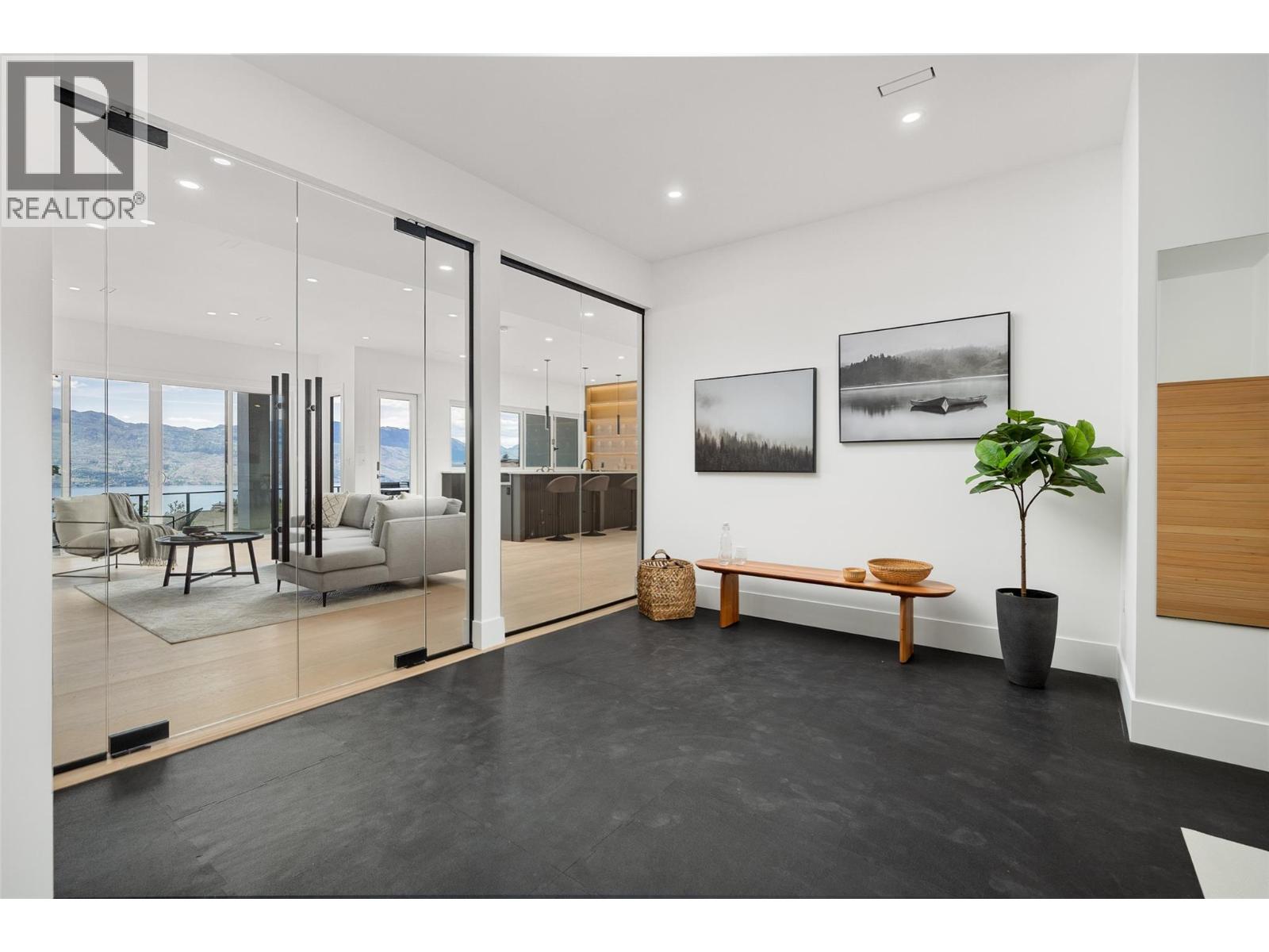  1435 Vineyard Drive, West Kelowna