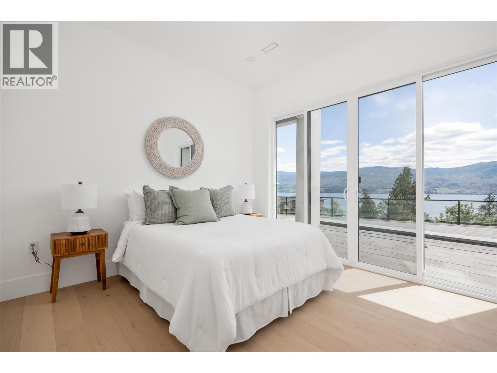  1435 Vineyard Drive, West Kelowna