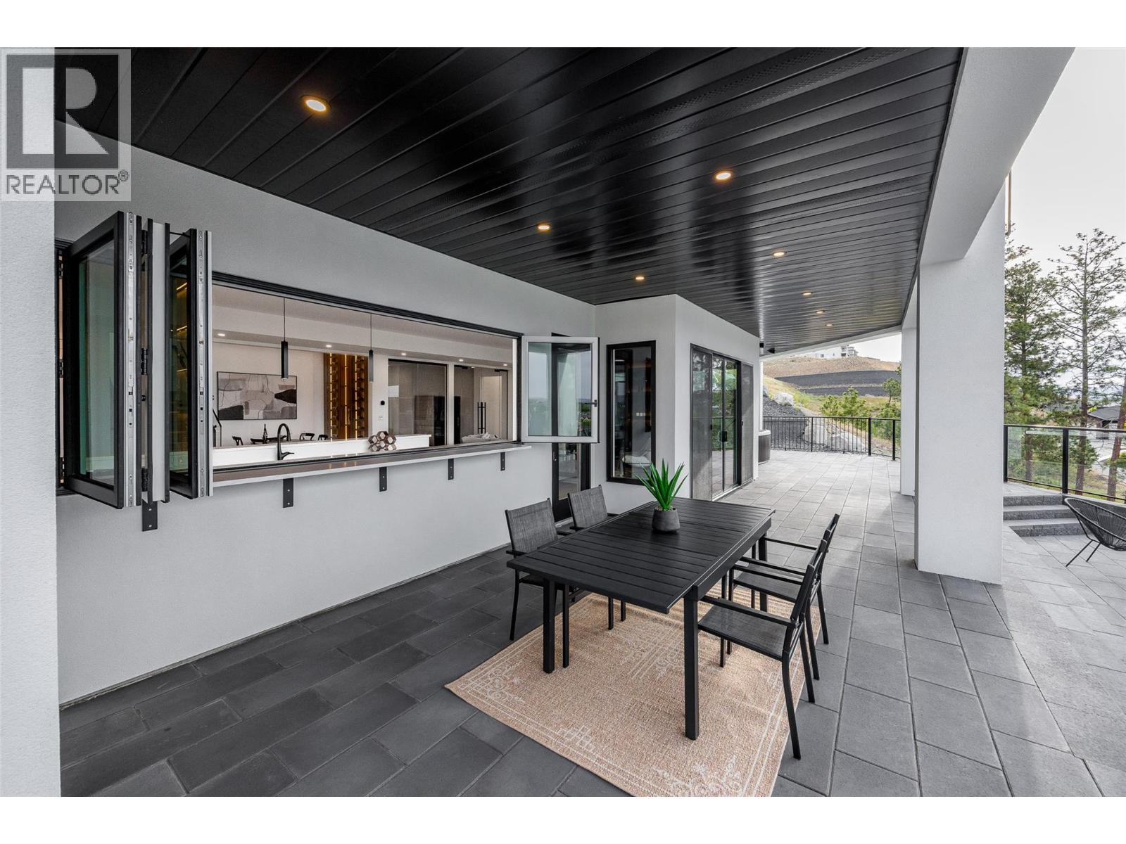  1435 Vineyard Drive, West Kelowna