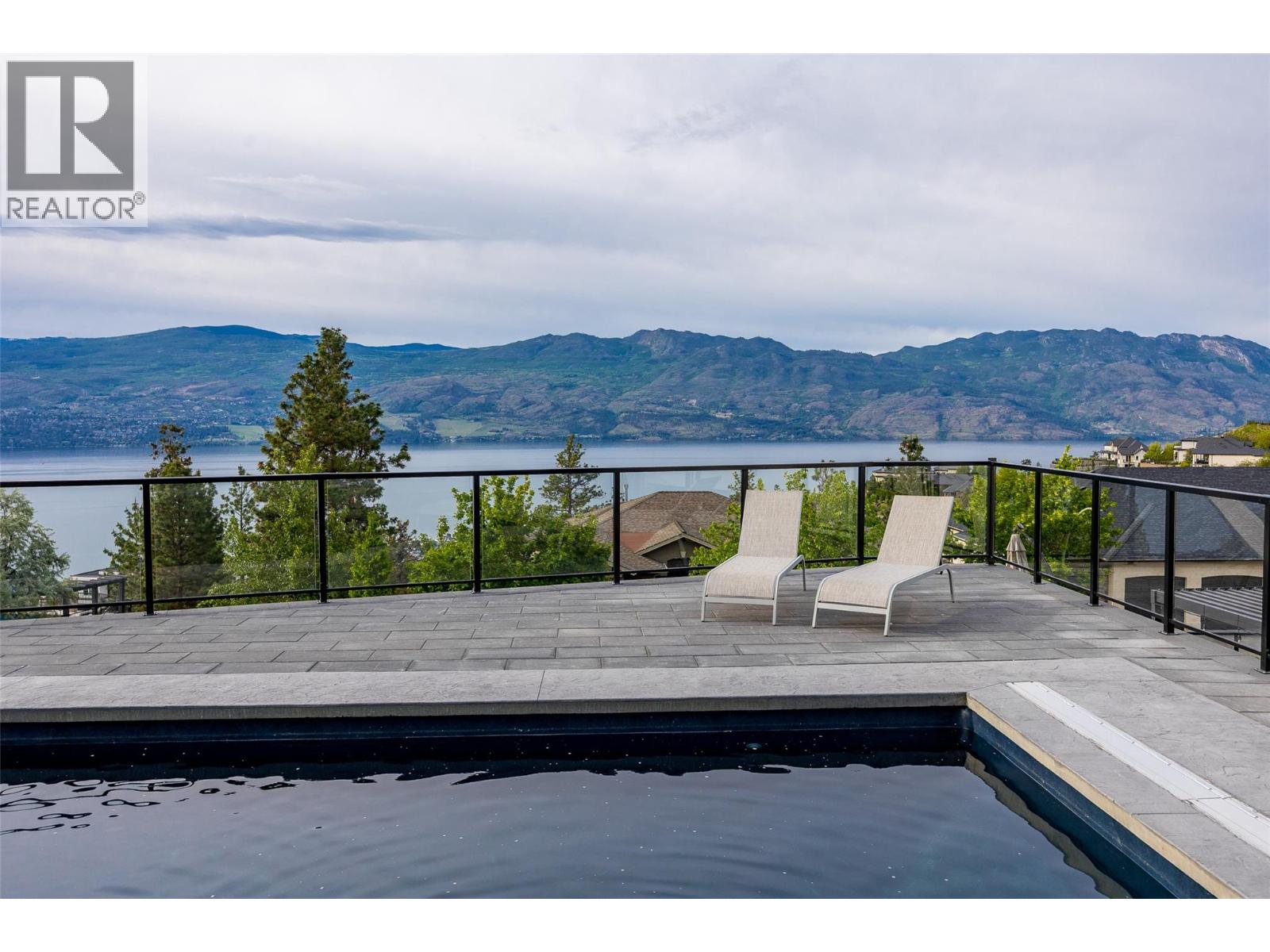  1435 Vineyard Drive, West Kelowna