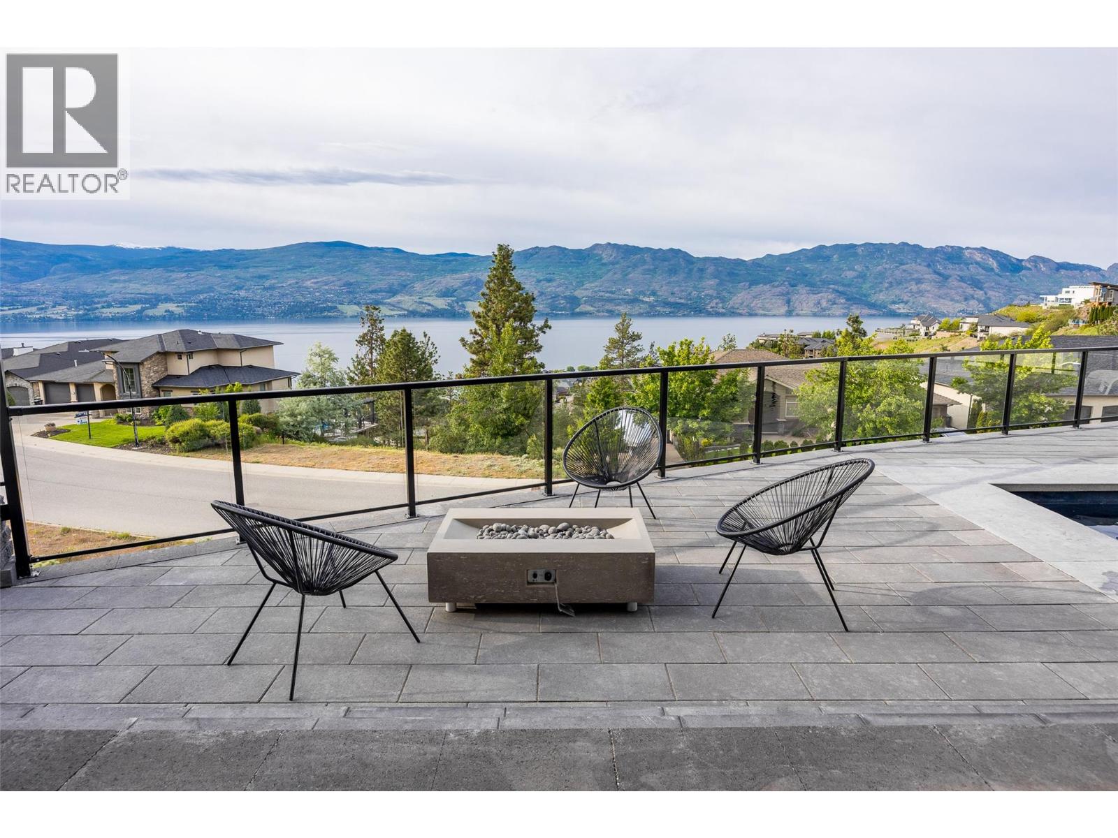  1435 Vineyard Drive, West Kelowna