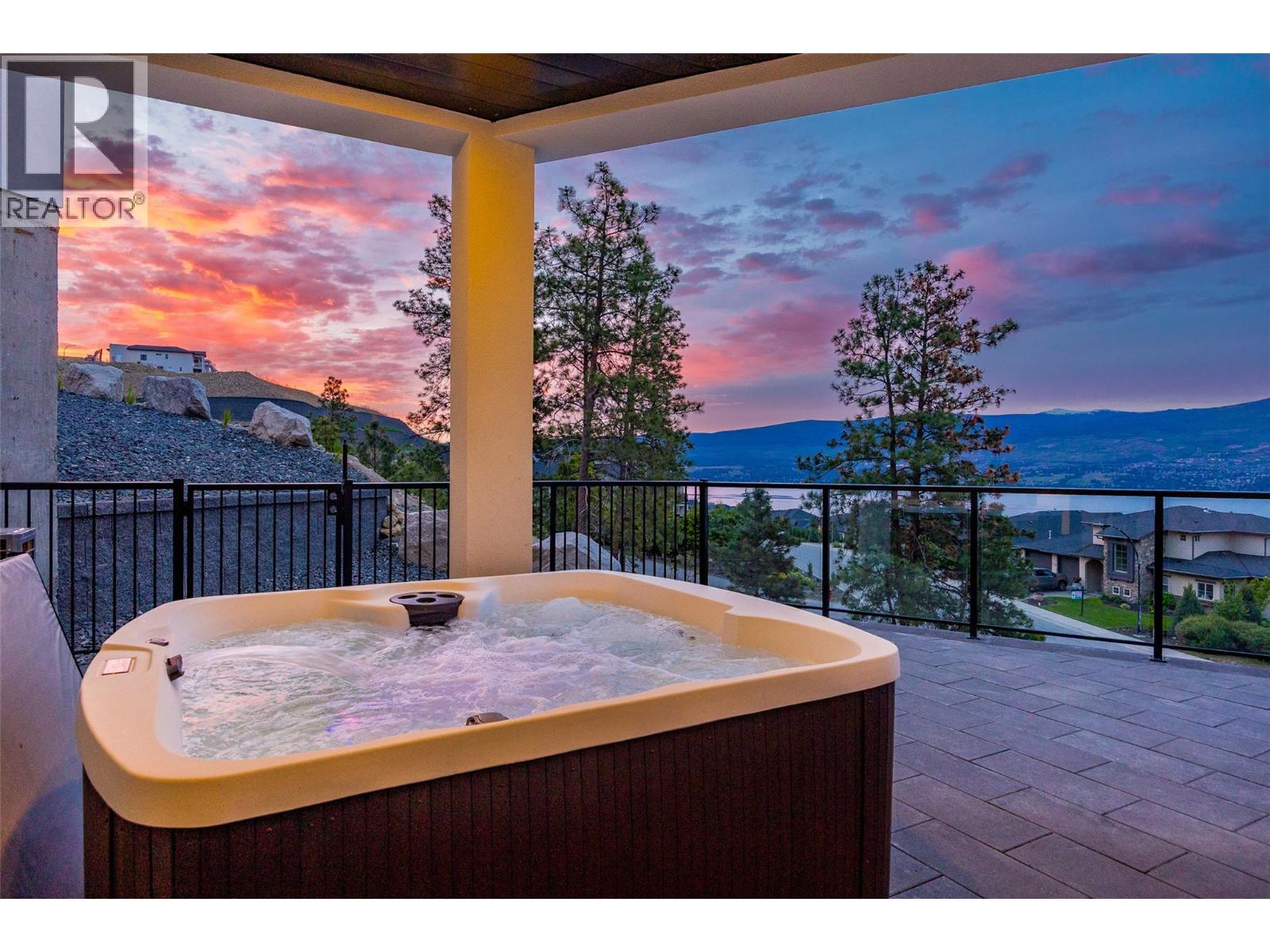  1435 Vineyard Drive, West Kelowna