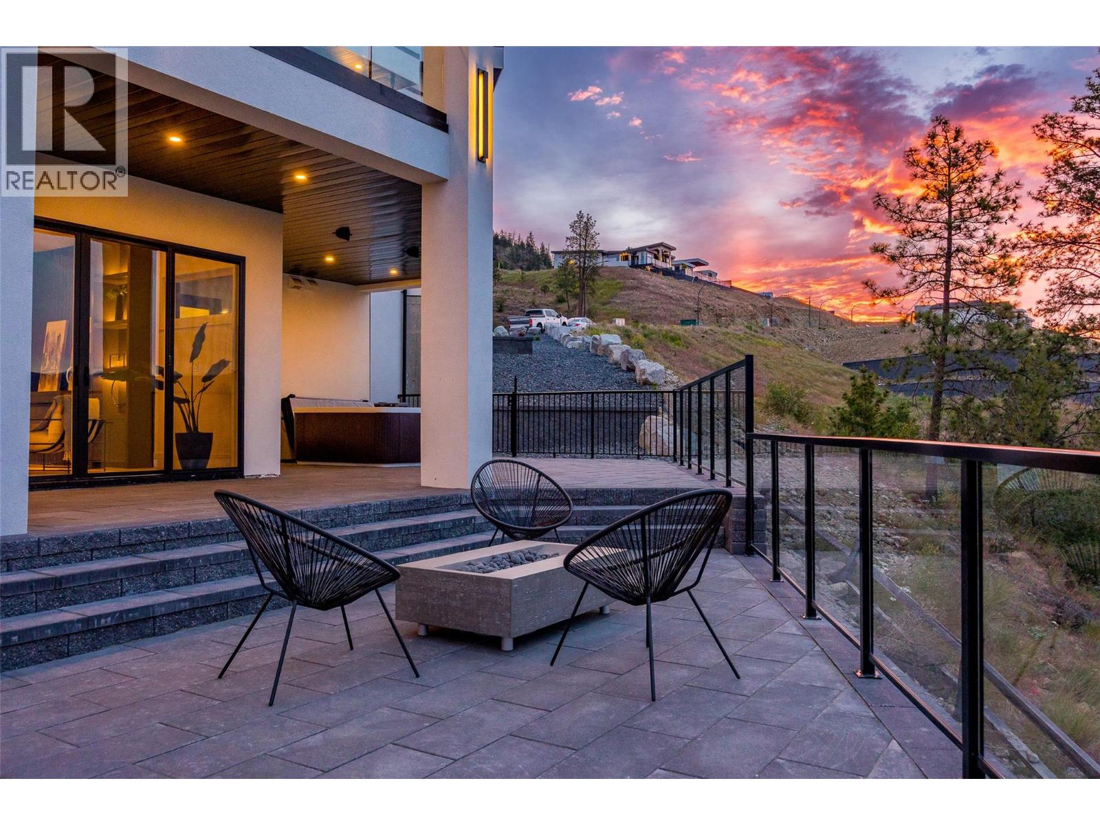  1435 Vineyard Drive, West Kelowna