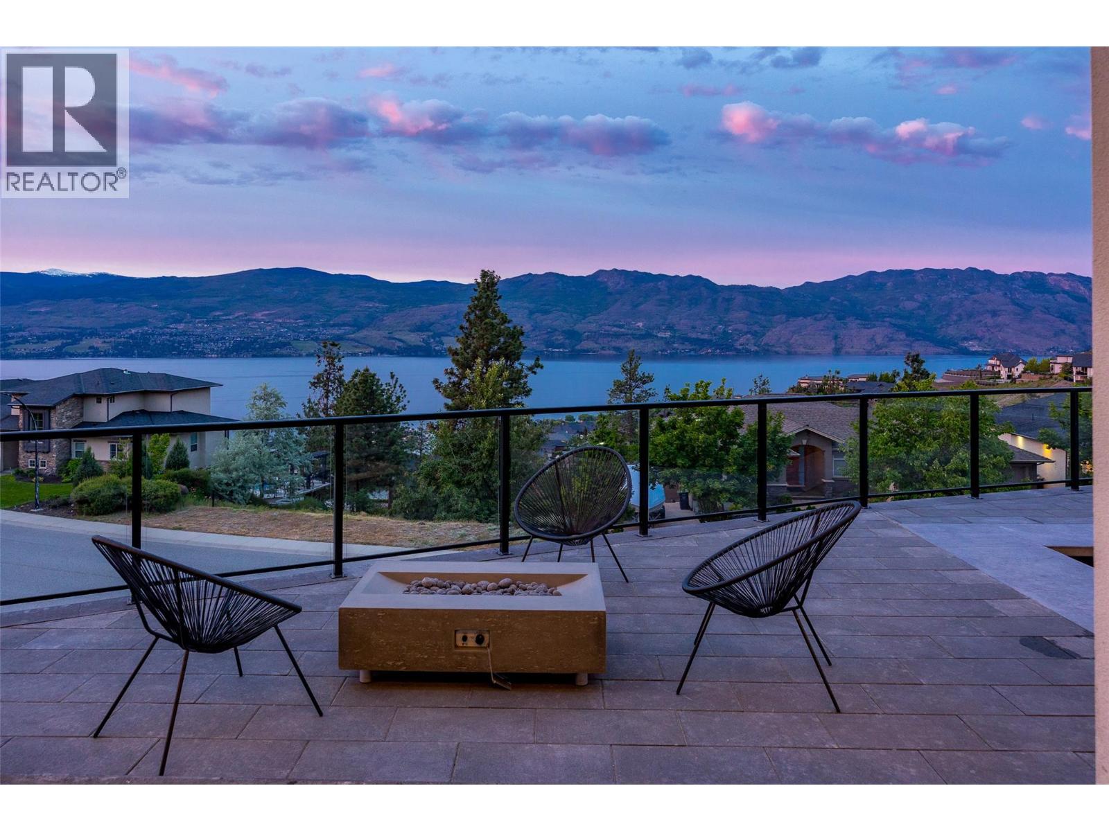  1435 Vineyard Drive, West Kelowna