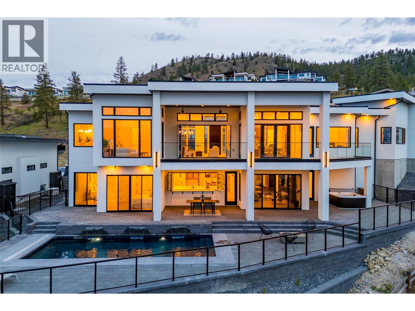  1435 Vineyard Drive, West Kelowna