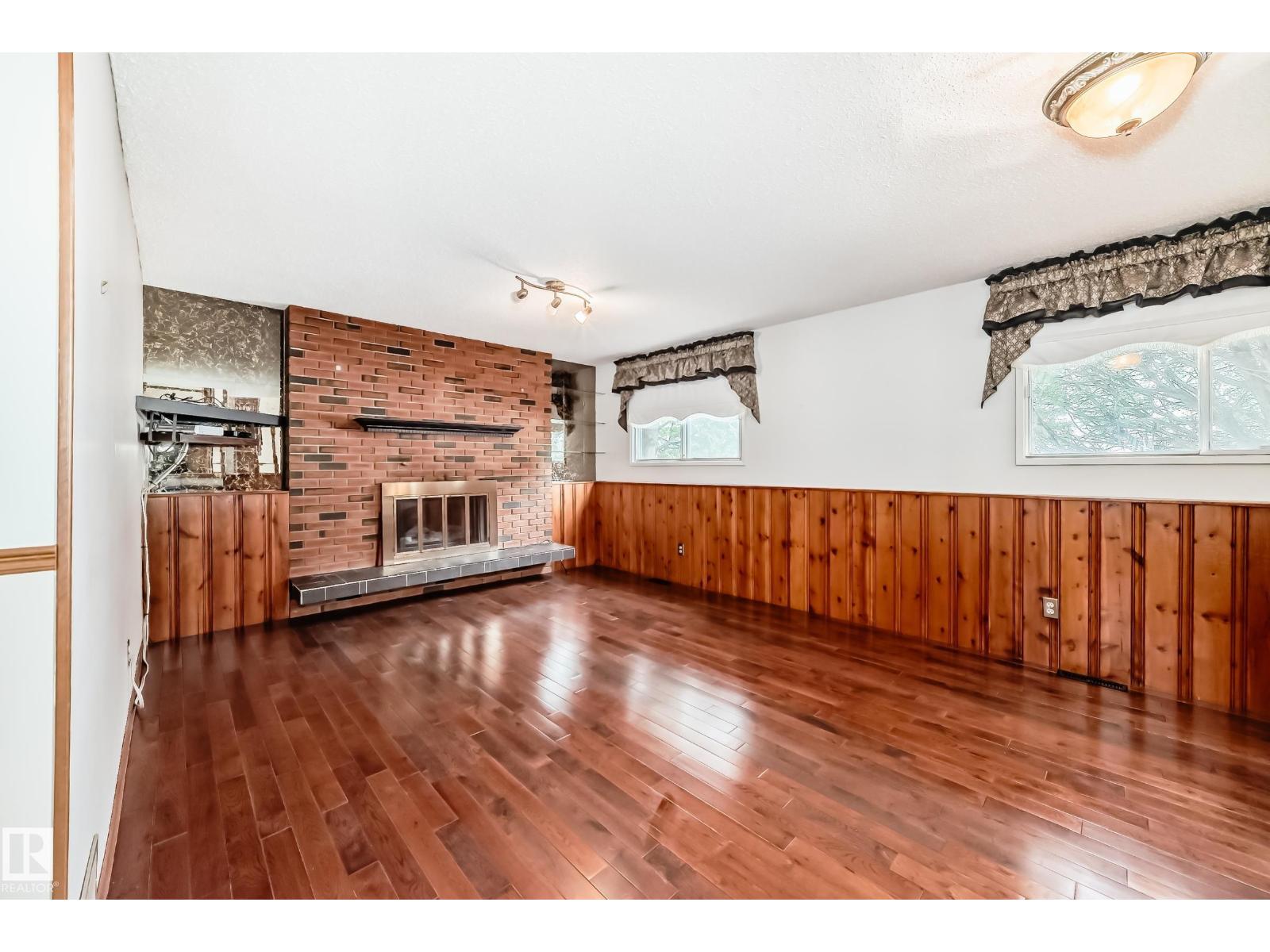 Photo 24 of 1005 Strathcona Dr, Sherwood Park AB