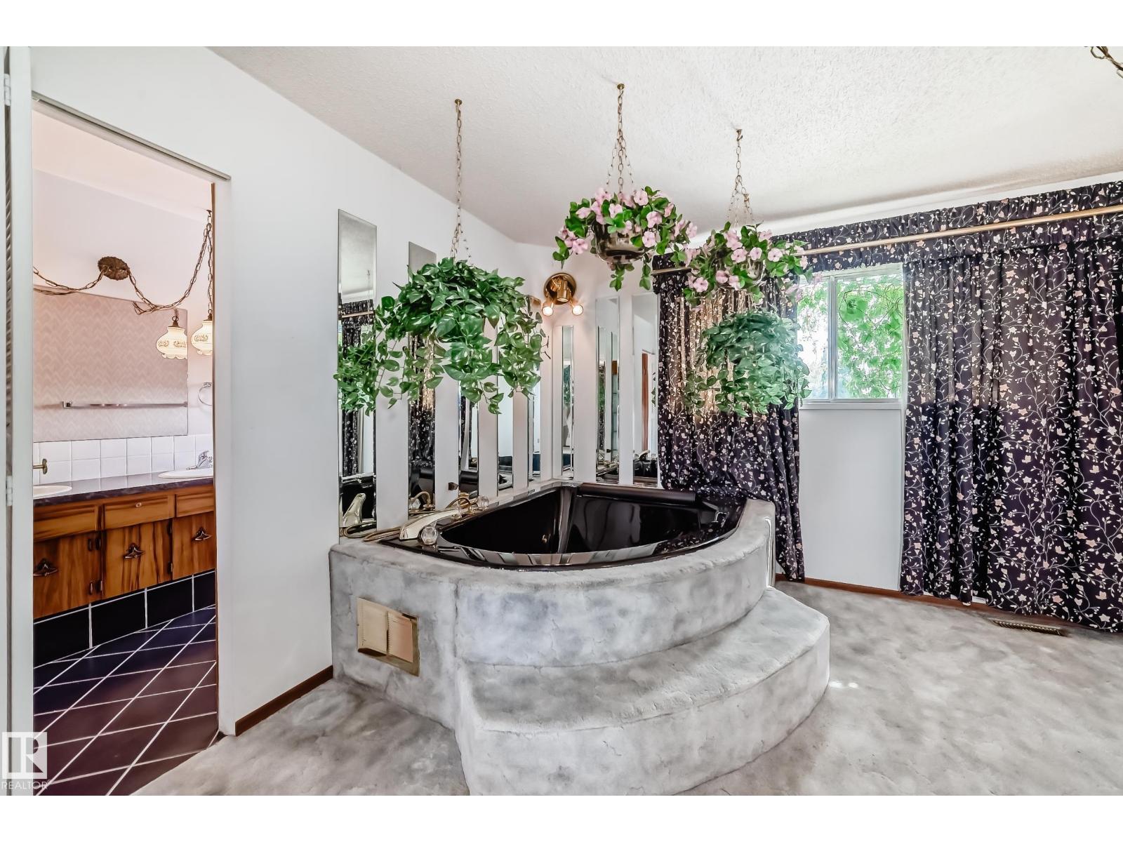 Photo 39 of 1005 Strathcona Dr, Sherwood Park AB