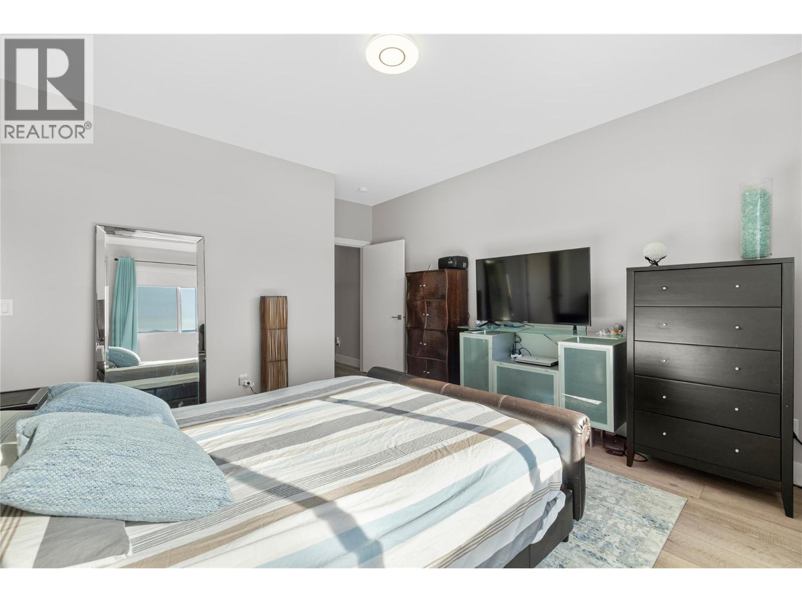  2353 Hawks Boulevard, West Kelowna