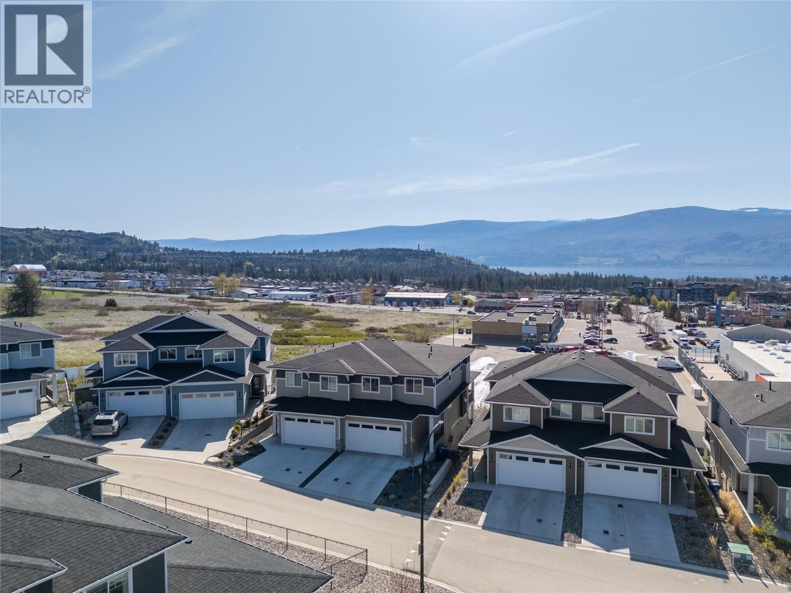  2353 Hawks Boulevard, West Kelowna