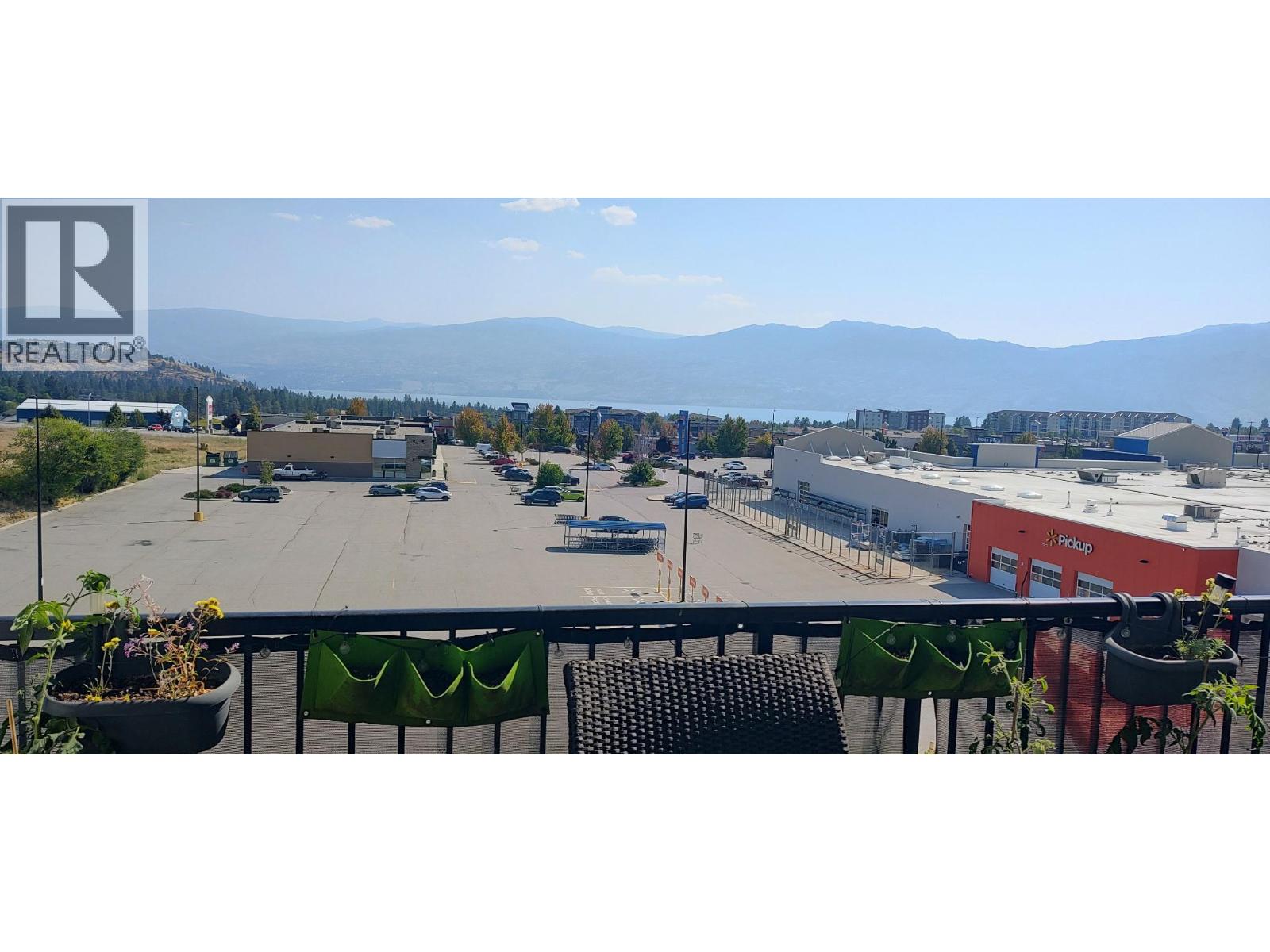  2353 Hawks Boulevard, West Kelowna