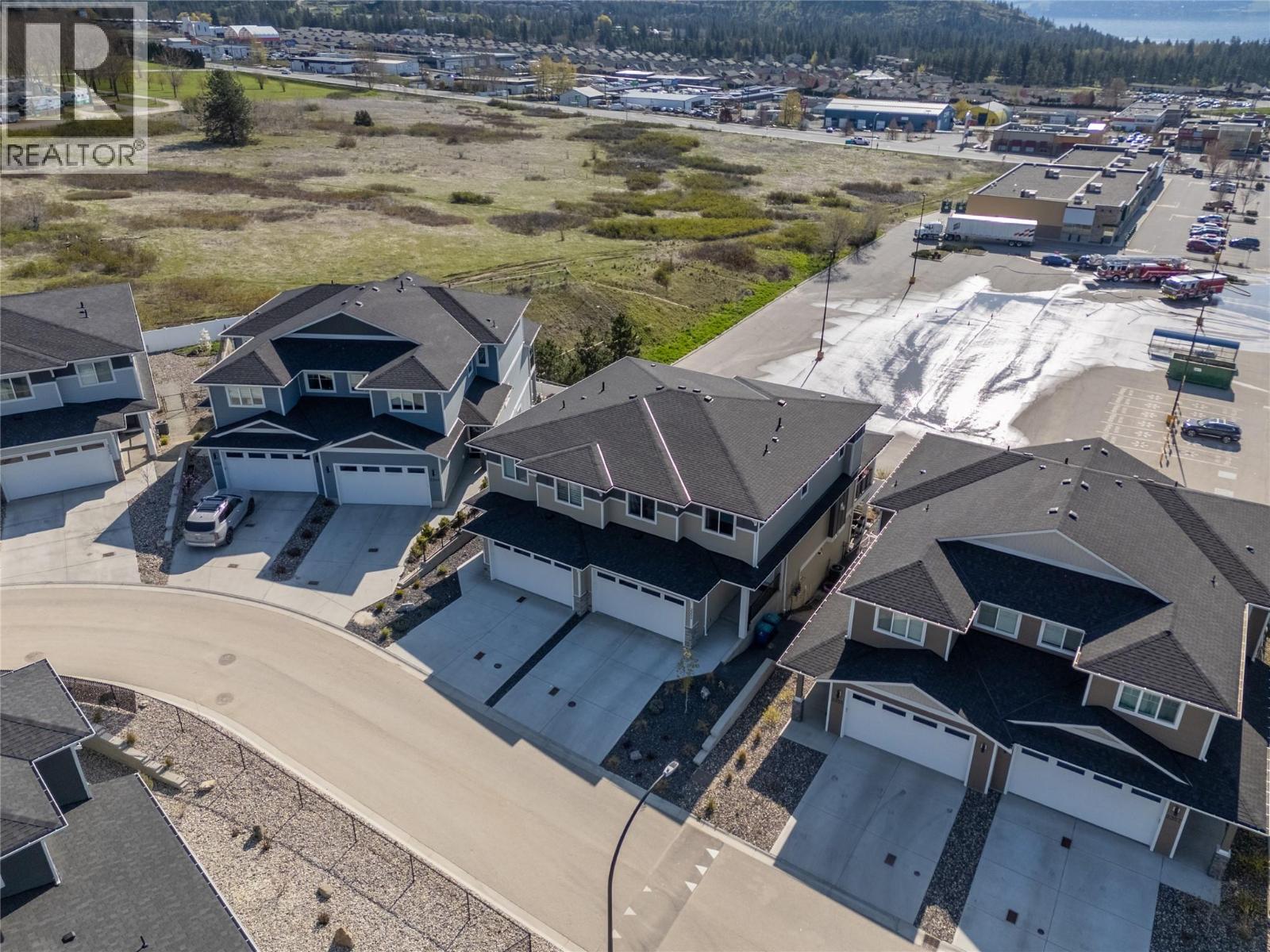  2353 Hawks Boulevard, West Kelowna