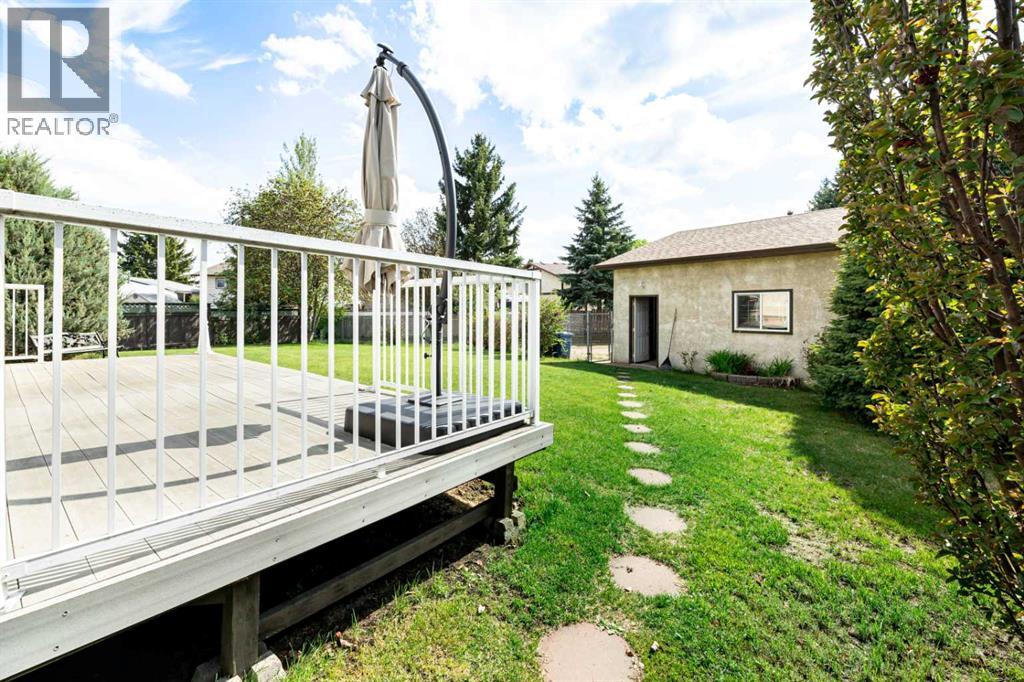 Photo 17 of 24 Caswell Close, Red Deer AB