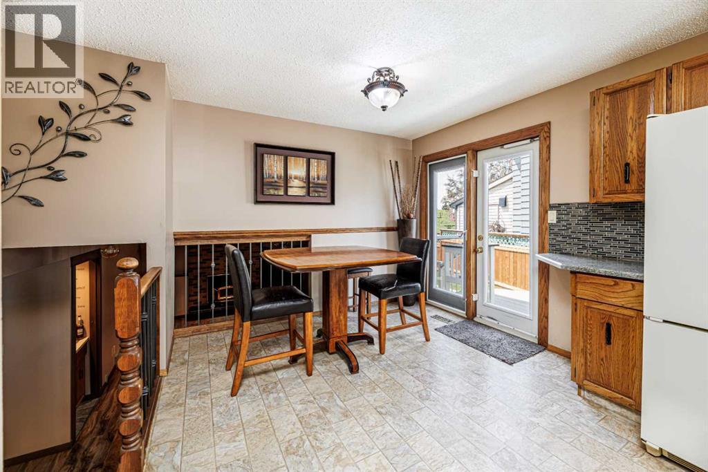 Photo 4 of 24 Caswell Close, Red Deer AB