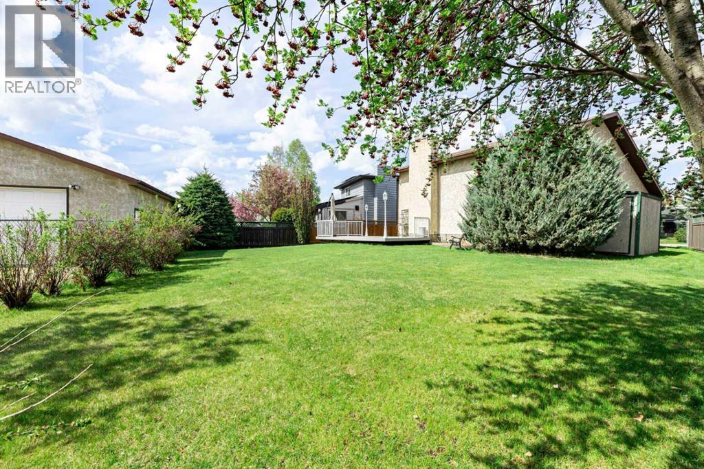 Photo 21 of 24 Caswell Close, Red Deer AB