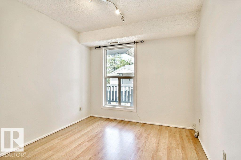 Photo 11 of 12 1503 Mill Woods Nw, Edmonton AB