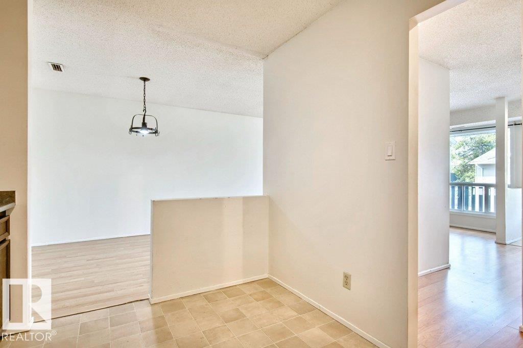 Photo 7 of 12 1503 Mill Woods Nw, Edmonton AB