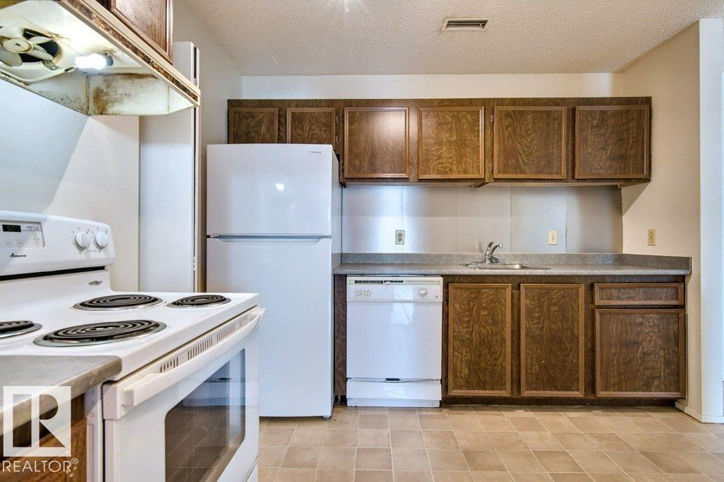 Photo 8 of 12 1503 Mill Woods Nw, Edmonton AB