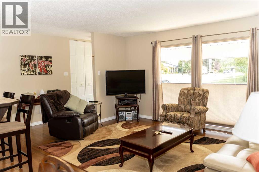Photo 4 of 10 Orchard Green E, Red Deer AB