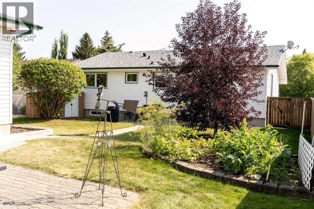 Photo 35 of 10 Orchard Green E, Red Deer AB