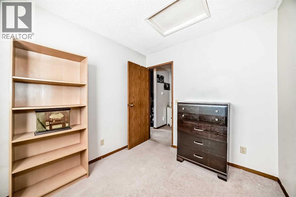 Photo 12 of 27 Martinview Crescent Ne, Calgary AB