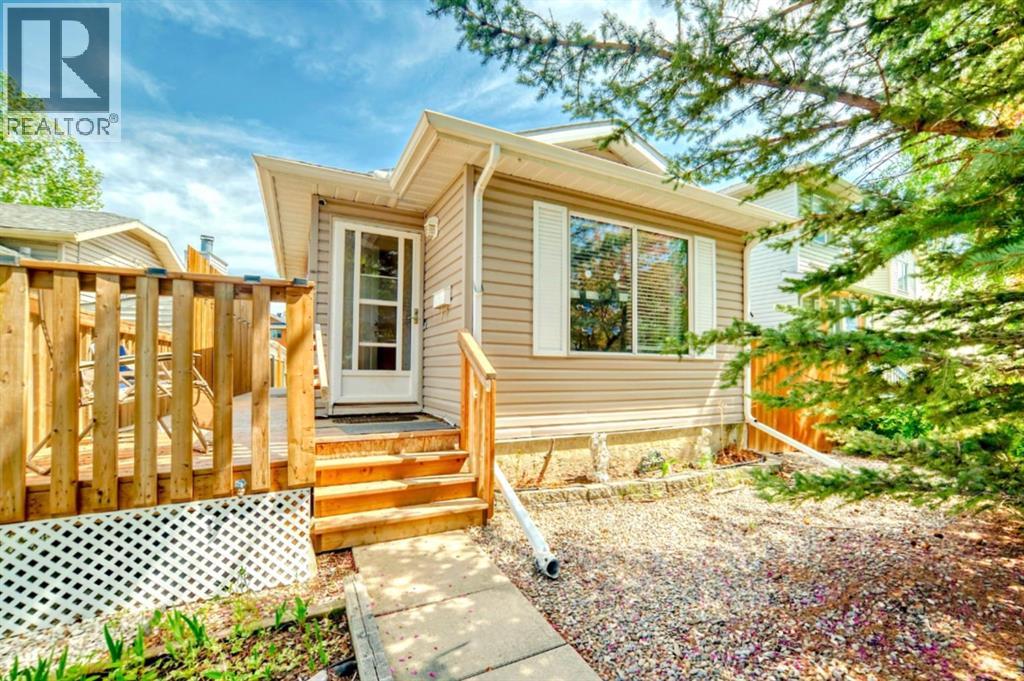 Photo 1 of 27 Martinview Crescent Ne, Calgary AB
