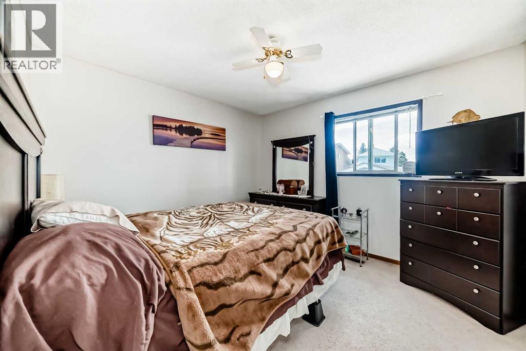 Photo 10 of 27 Martinview Crescent Ne, Calgary AB