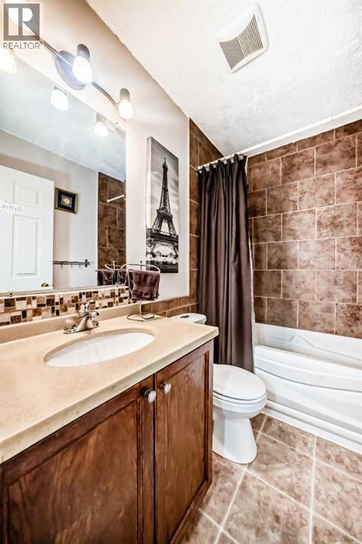 Photo 14 of 27 Martinview Crescent Ne, Calgary AB