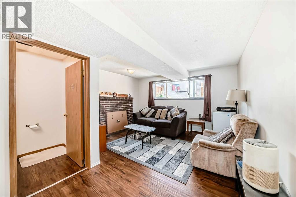 Photo 16 of 27 Martinview Crescent Ne, Calgary AB