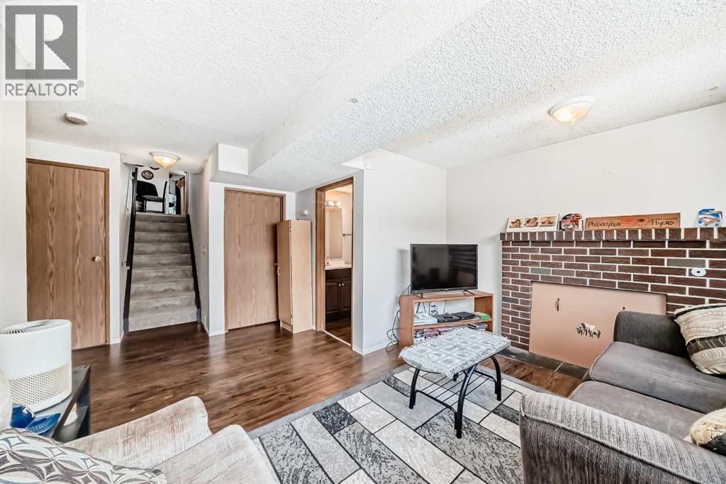 Photo 17 of 27 Martinview Crescent Ne, Calgary AB