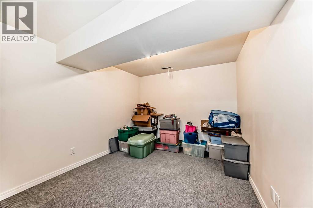 Photo 21 of 27 Martinview Crescent Ne, Calgary AB