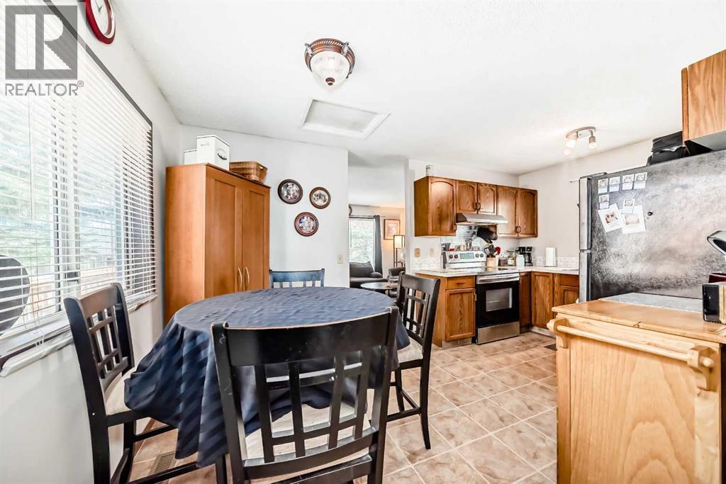 Photo 9 of 27 Martinview Crescent Ne, Calgary AB