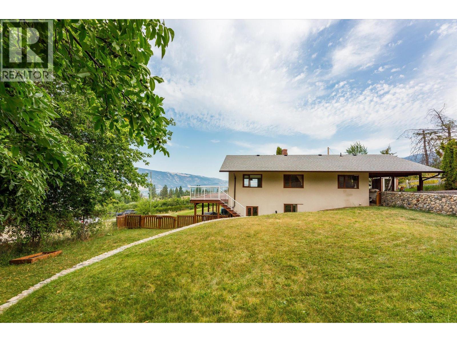  14231 East Hill Road, Lake Country
