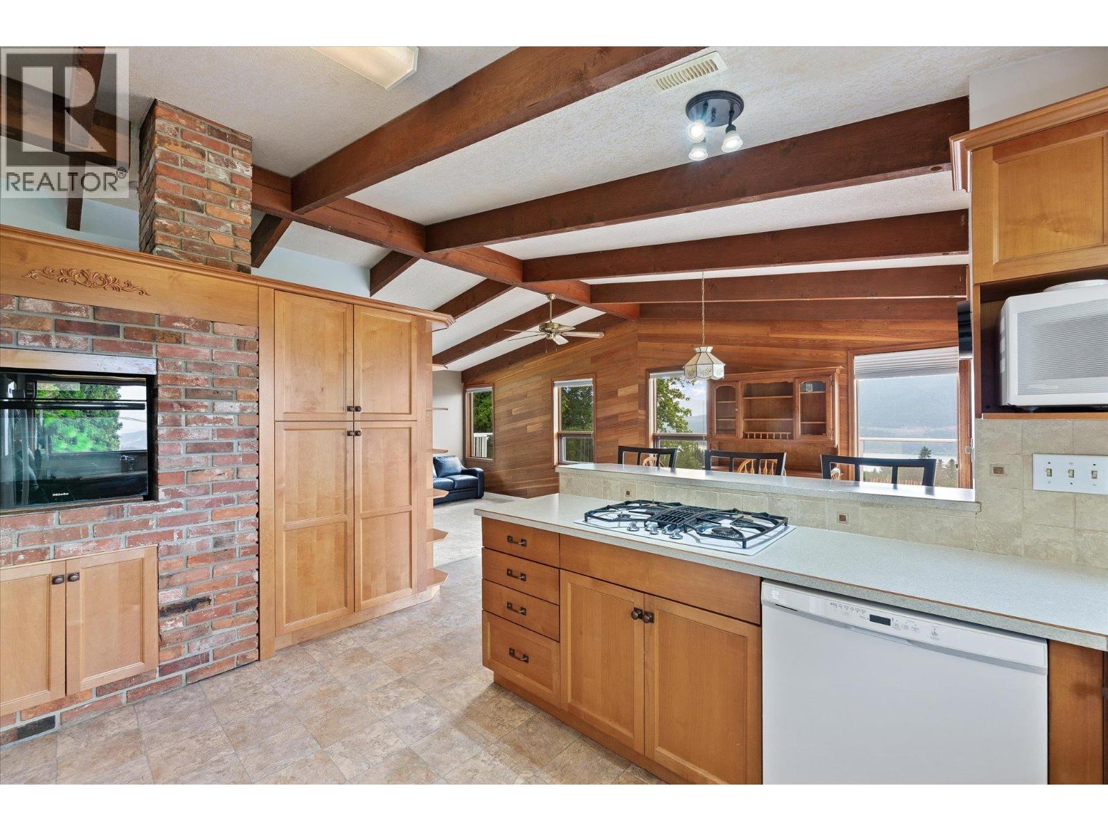  14231 East Hill Road, Lake Country