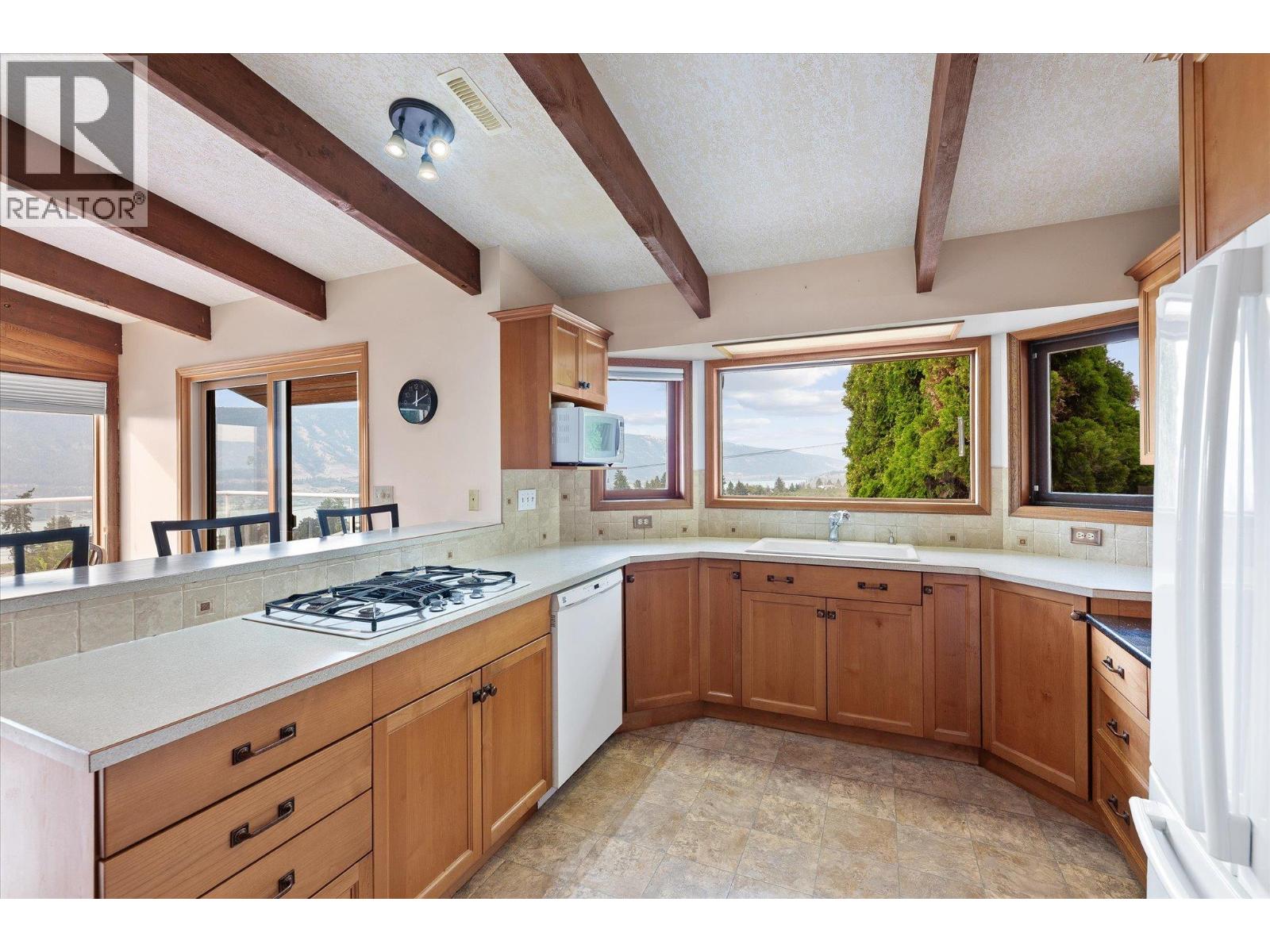  14231 East Hill Road, Lake Country