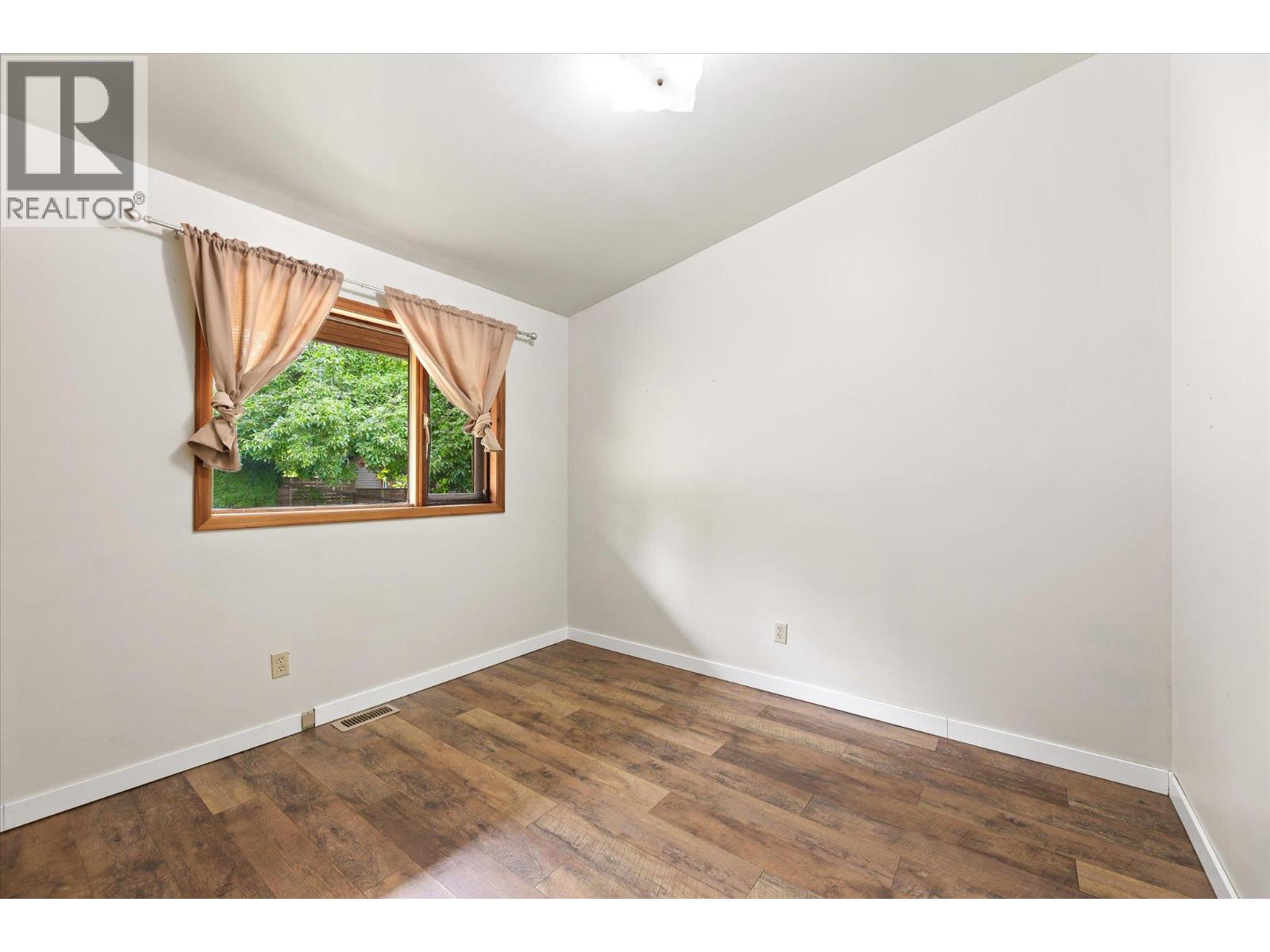  14231 East Hill Road, Lake Country