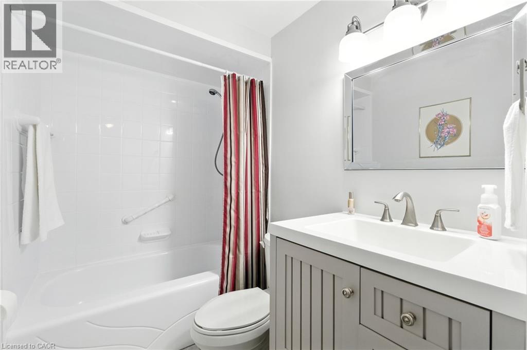 Photo 31 of 2254 Upper Middle Road Unit 3, Burlington ON