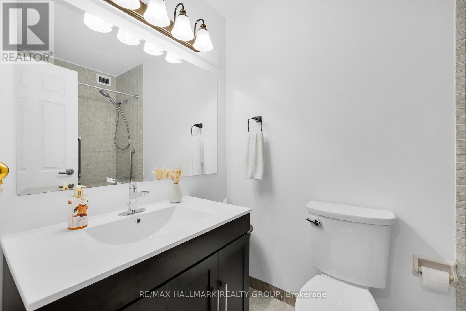 Photo 26 of 405 55 Water Street E, Brockville ON