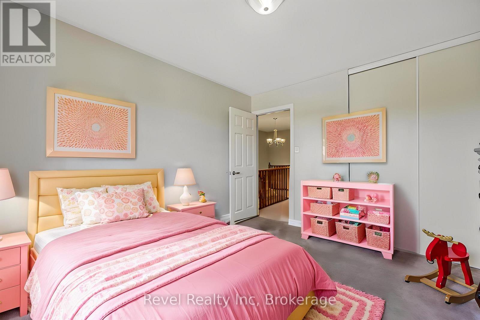 Photo 20 of 25 Lakewoods Court, Barrie ON