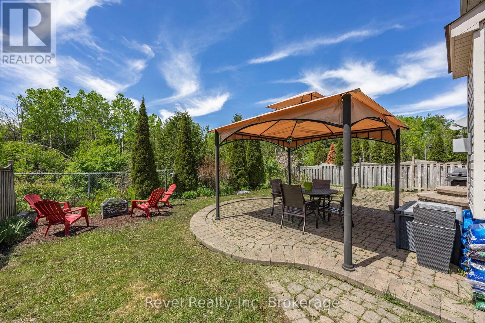 Photo 24 of 25 Lakewoods Court, Barrie ON