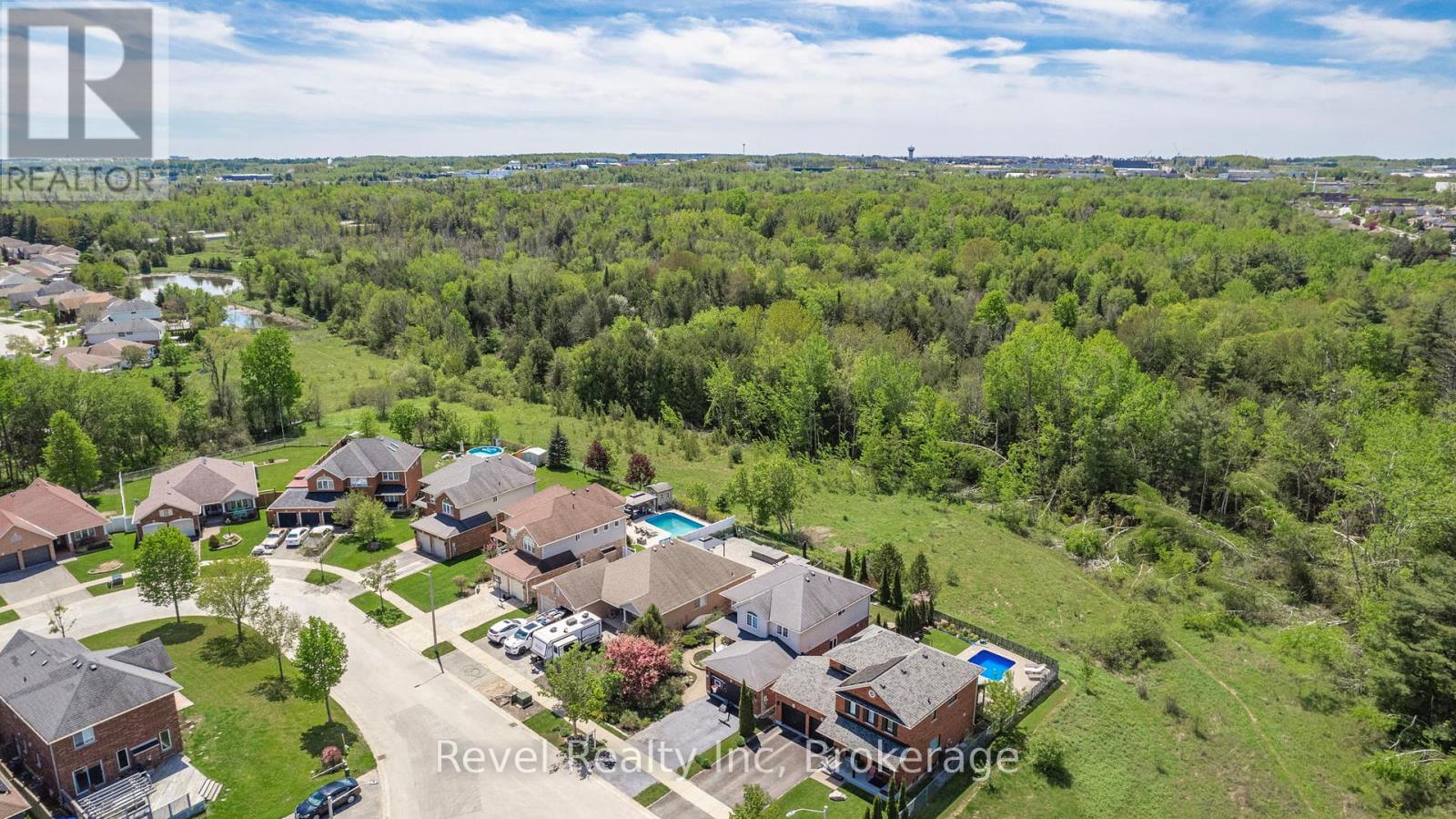 Photo 27 of 25 Lakewoods Court, Barrie ON