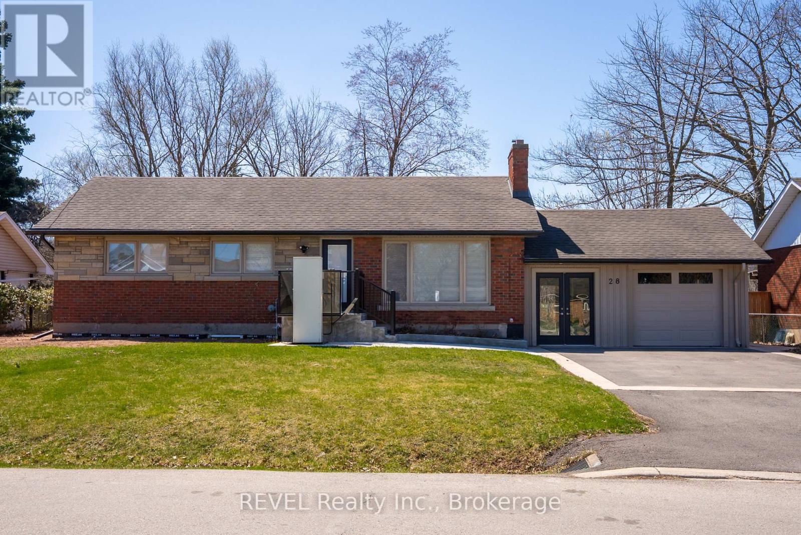 Photo 1 of 1 28 Dale Avenue, Hamilton ON