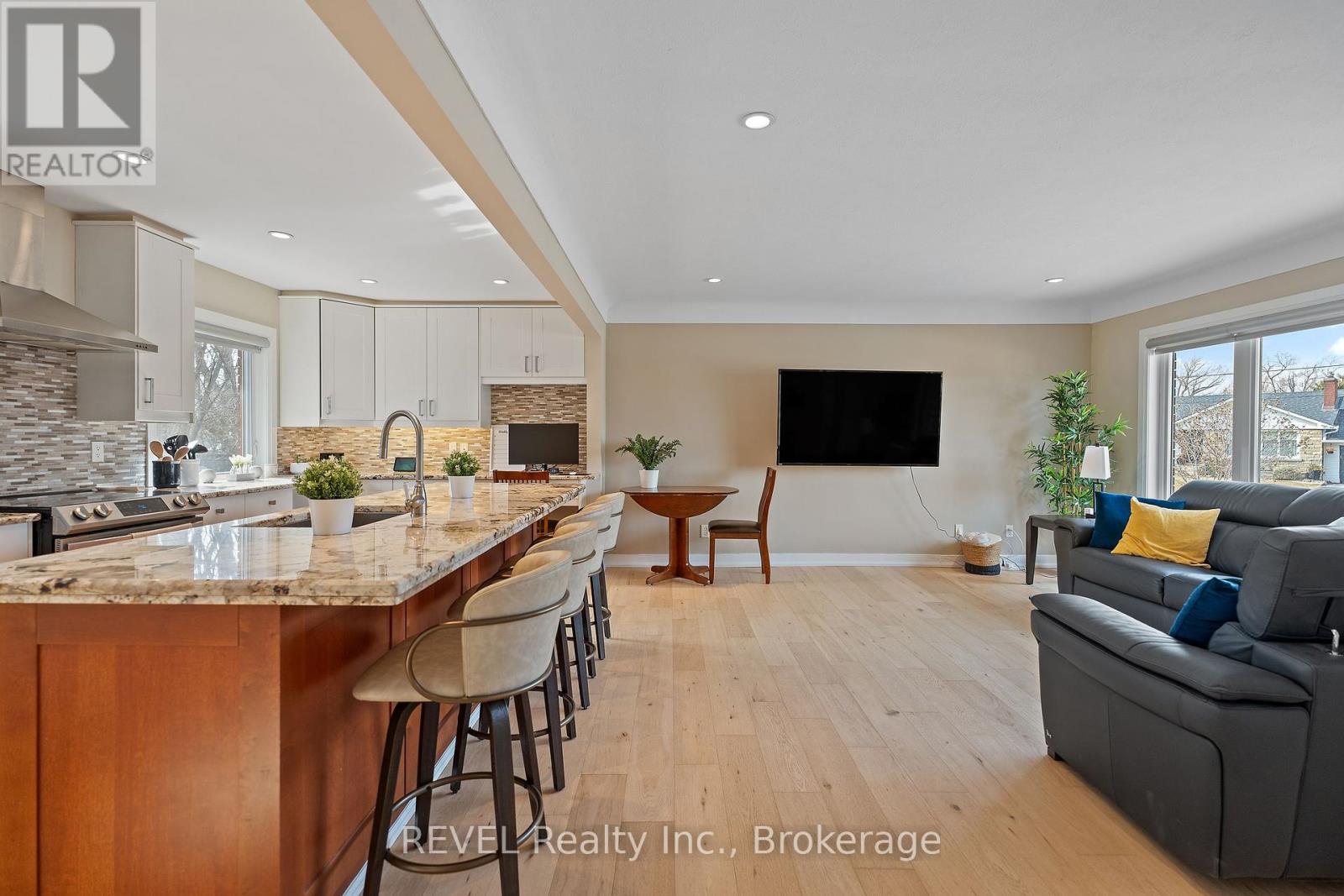 Photo 11 of 1 28 Dale Avenue, Hamilton ON