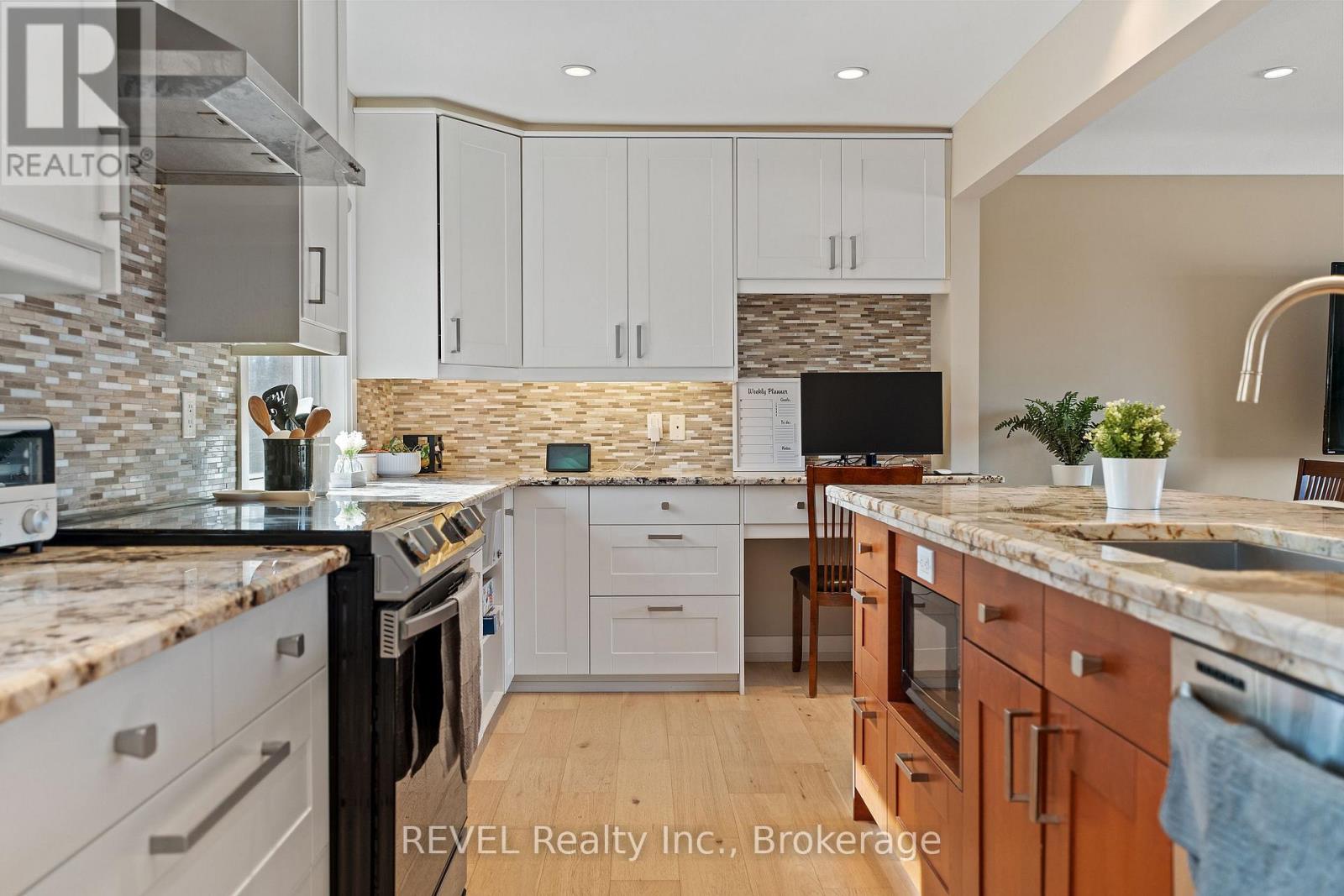Photo 16 of 1 28 Dale Avenue, Hamilton ON