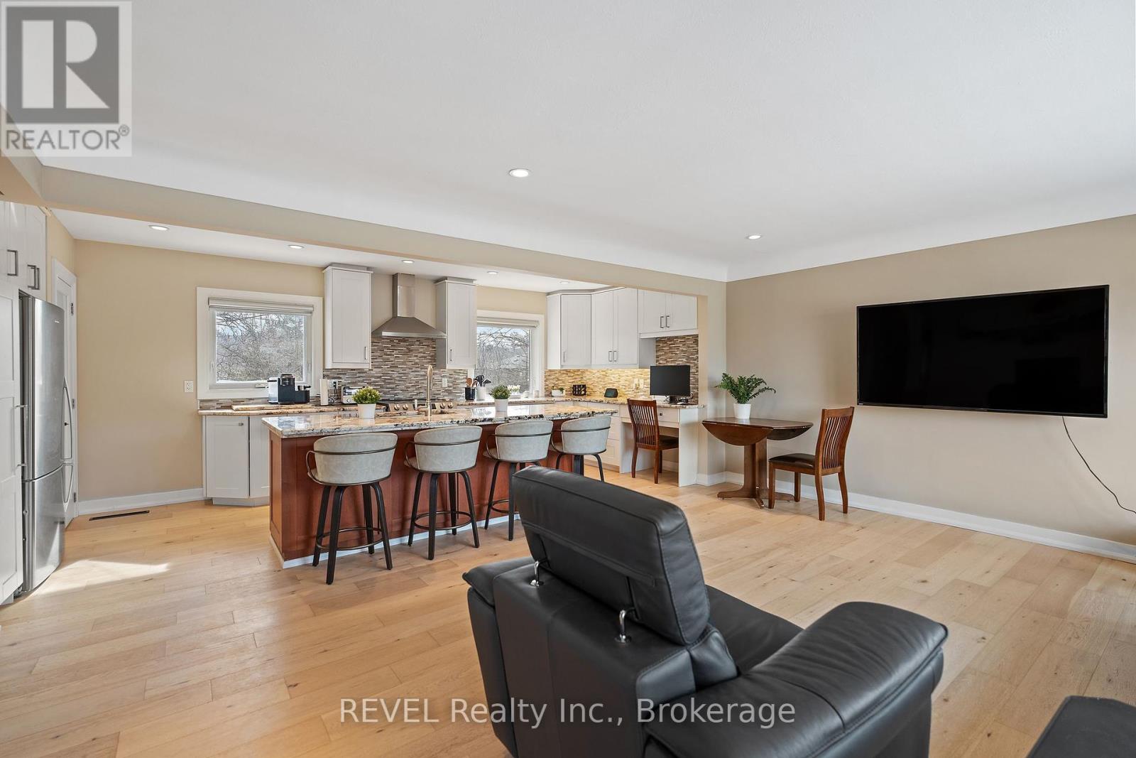 Photo 7 of 1 28 Dale Avenue, Hamilton ON