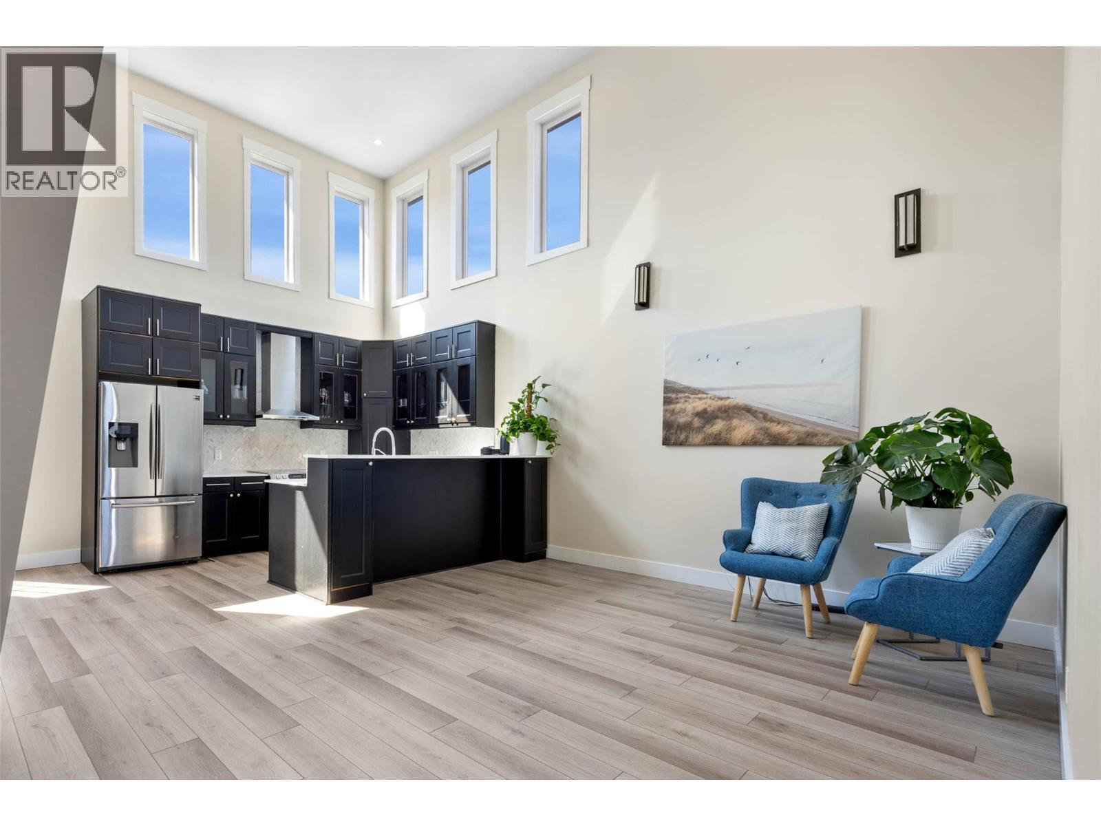 Photo 3 of 615 Rose Avenue, Kamloops BC